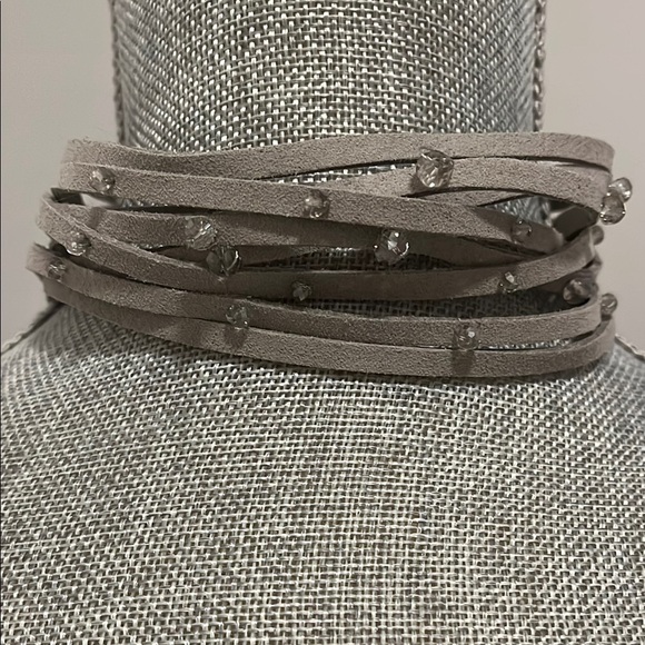 NWOT Faux Suede Grey Choker Necklace - Picture 2 of 7